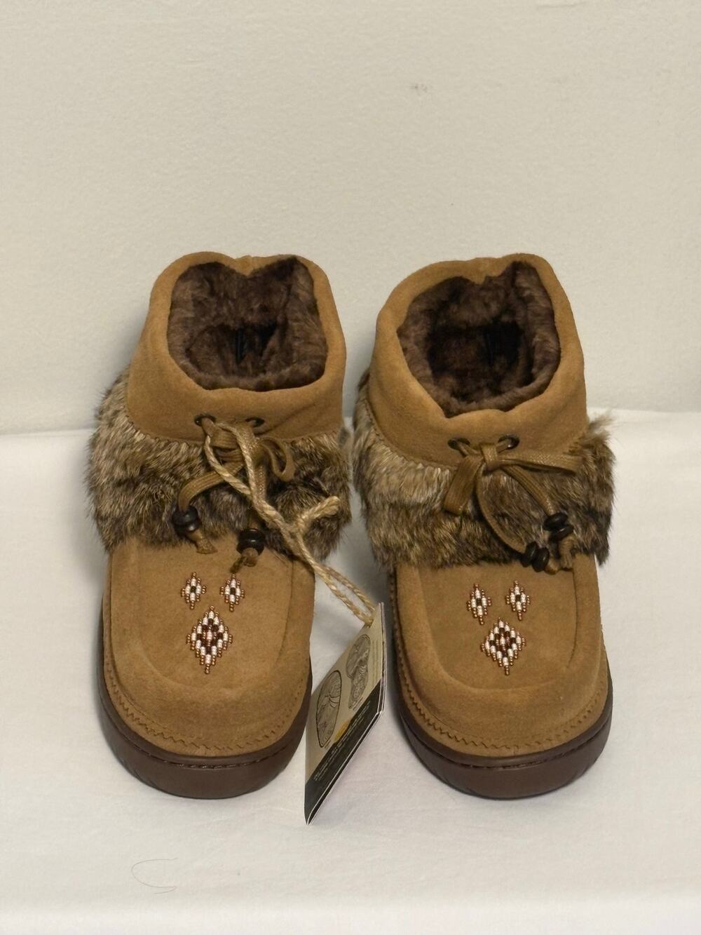 Manitobah Mukluks Keewatin Suede Mukluk Boots Womens 8 Oak Fur NWT Box